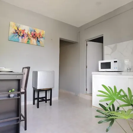 8Th Street Suites
