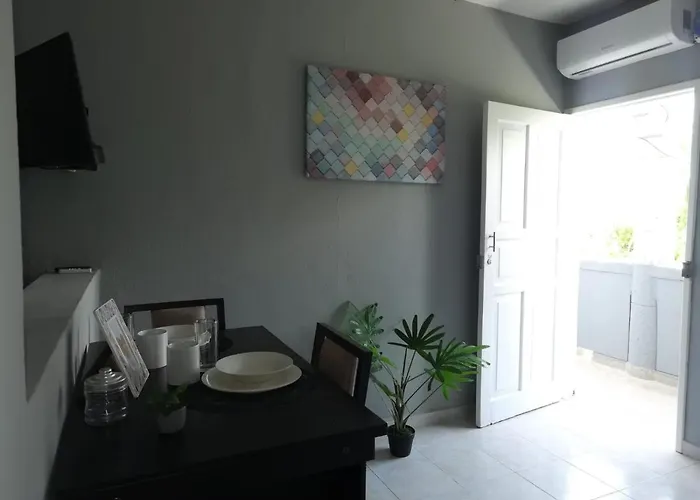 8th Street Apartment